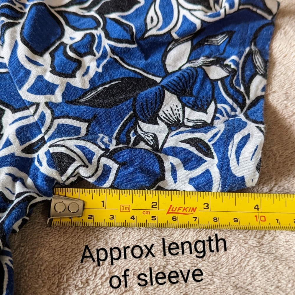 George brand, Med ladies dress w/pockets!! Cute blue with flower details - Picture 14 of 17